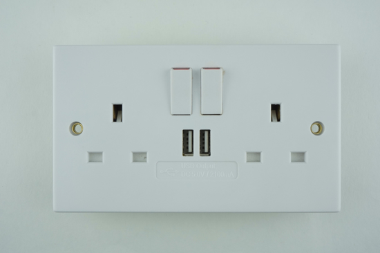 Picture of Twin Switched Socket with 2x USB Ports in White